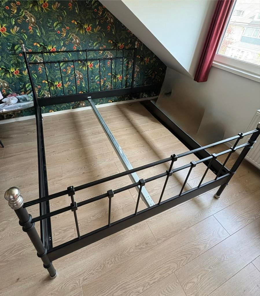 IKEA Svelvik bedframe 160x200, Huis en Inrichting, Ophalen, Gebruikt, Zwart, Tweepersoons