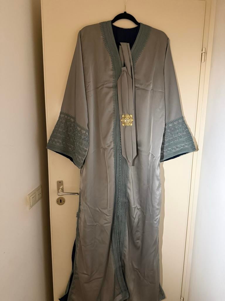 Elegante Turquoise Takshita / Kaftan met Gouden Details, Kleding | Dames, Jurken, Zo goed als nieuw, Maat 38/40 (M), Blauw, Onder de knie