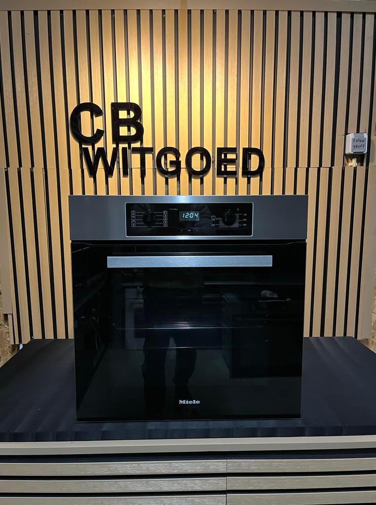 Luxe Miele solo oven met pyrolyse/zelfreiniging, Ophalen, Hete lucht, 60 cm of meer, Zo goed als nieuw