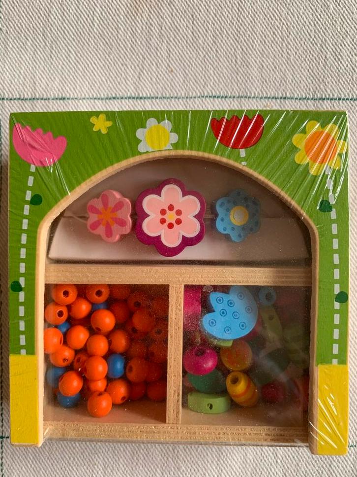 Houten kralenset voor kinderen - Bloemen en kralen, Hobby en Vrije tijd, Kralen en Sieraden maken, Nieuw, Kraal, Ophalen of Verzenden