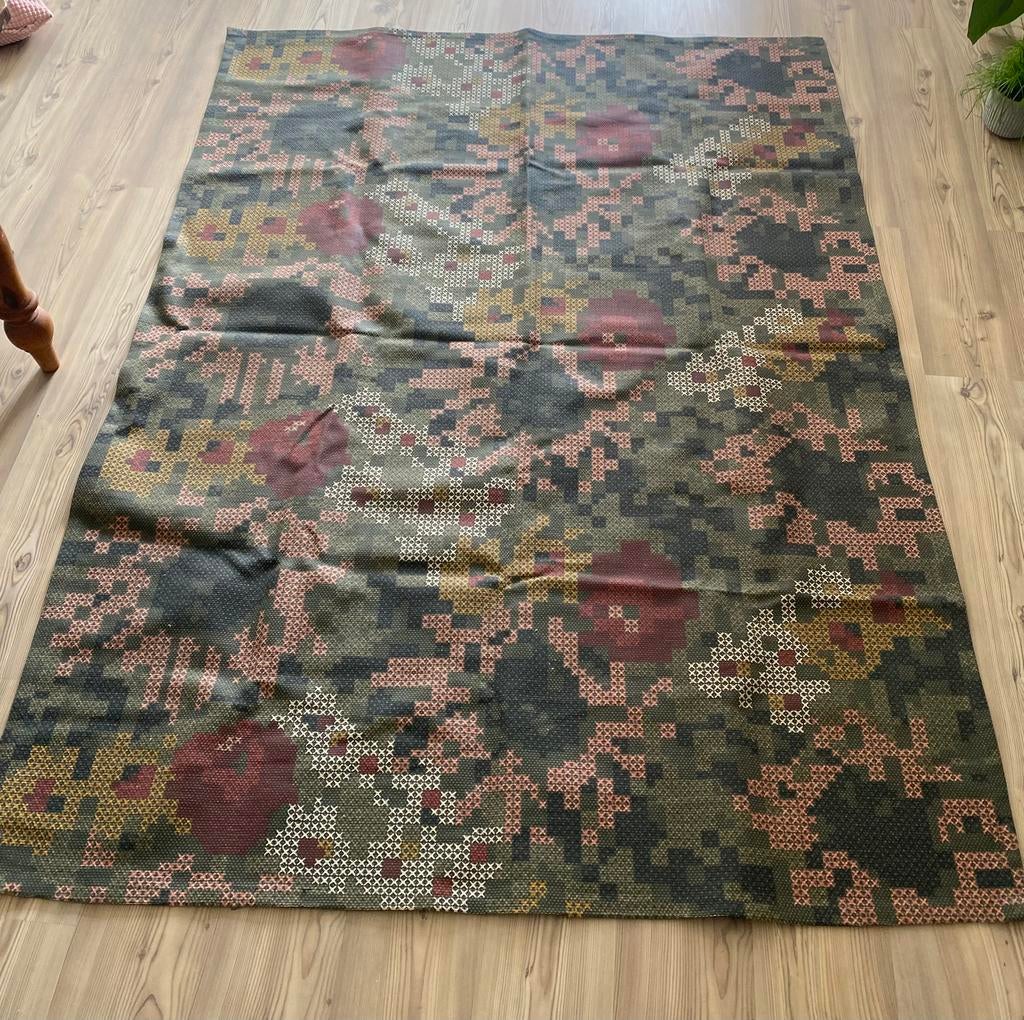 Kruissteek bloemen geprint vloerkleed Ikea, Ophalen, 150 tot 200 cm, 200 cm of meer, Zo goed als nieuw