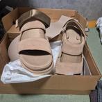 Uggs sandalen maat 39, Kleding | Dames, Schoenen, Beige, Zo goed als nieuw, Ugg, Sandalen of Muiltjes