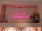 Hello Gorgeous” neon sign – eyecatcher voor salon/interieur