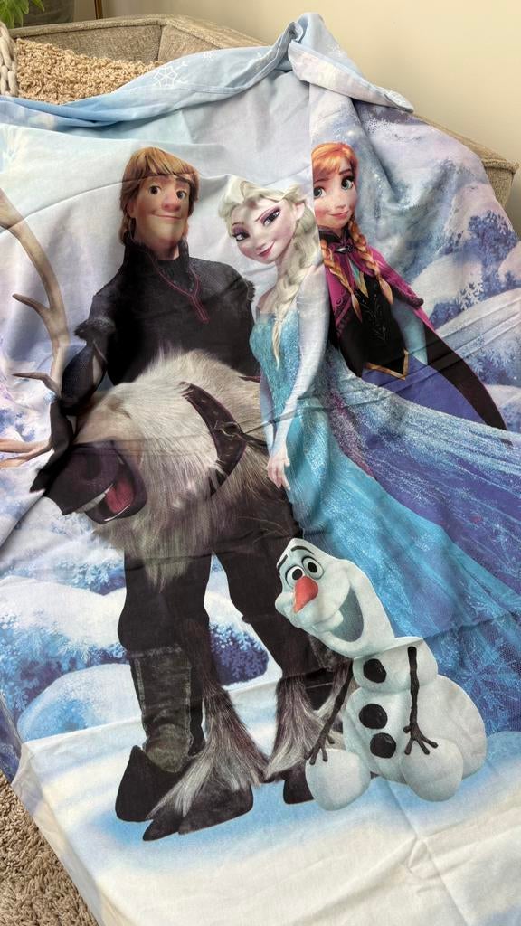 Frozen dekbedovertrek met Elsa, Anna en Olaf, Ophalen of Verzenden, Zo goed als nieuw, Jongetje of Meisje, Dekbedovertrek
