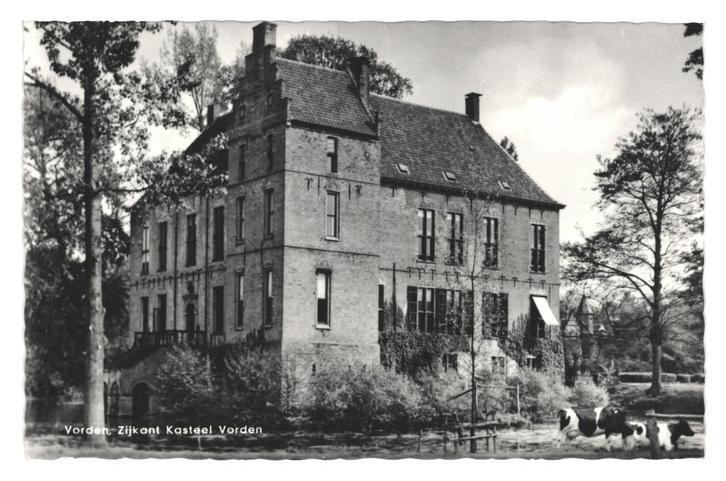 975852 Vorden Gld 1967 Kasteel _Gelopen met mooie zegel, Verzamelen, Ansichtkaarten | Nederland, Gelopen, Gelderland, 1960 tot 1980