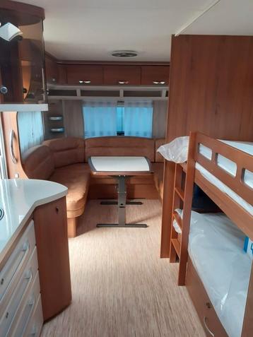 KOMT BINNEN HOBBY PREMIUM 650 MET STAPELBEDDEN  beschikbaar voor biedingen