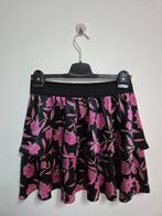 R60 - Paars-zwarte rok van Distrikt Norrebro maat M (1), Kleding | Dames, Ophalen of Verzenden, Zo goed als nieuw, Paars, Onder de knie