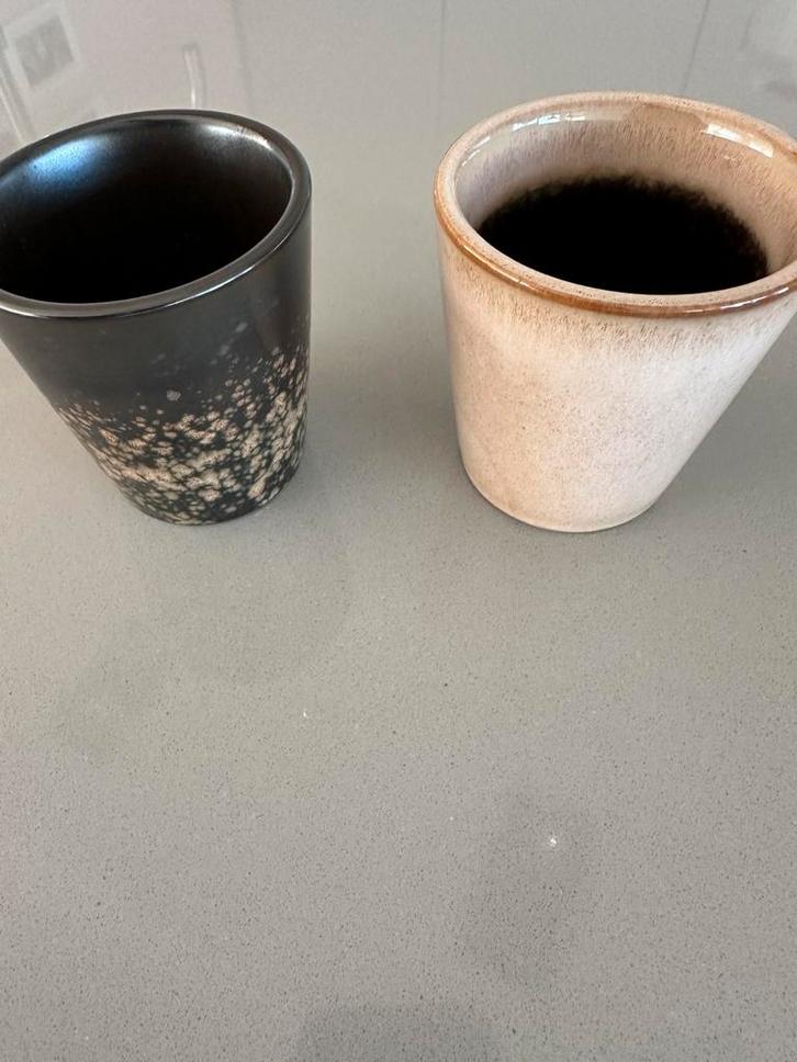 2 JENS keramieken koffiebekers, Huis en Inrichting, Keuken | Servies, Zo goed als nieuw, Kop(pen) en/of Schotel(s), Overige stijlen