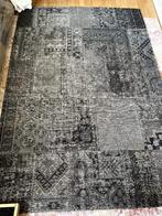 mooi grijs/zwart vloerkleed van Louis de Poortere 140 x 200, 100 tot 150 cm, 200 cm of meer, Grijs, Ophalen of Verzenden