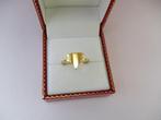 Goudkleur ring 17 mm. met driehoek vorm aan de bovenkant, Overige materialen, Verzenden, Zo goed als nieuw, 17 tot 18
