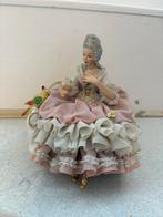 Porseleinen Rococo dame op canapé, Ophalen of Verzenden