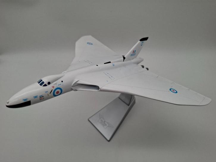 Corgi Avro Vulcan B.2 XH558 AA31208, Hobby en Vrije tijd, Modelbouw | Vliegtuigen en Helikopters, Nieuw, Vliegtuig, Groter dan 1:72