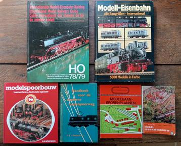 Mooie boeken modeltreinen, oa internationaler Katalog 78/79. beschikbaar voor biedingen