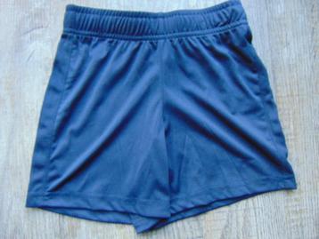 Korte broek donkerblauw sportbroek maat 116 broekje beschikbaar voor biedingen