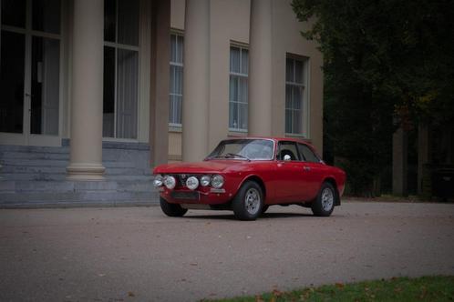 Alfa Romeo 2000 2.0 GTV 1974 Wit, Auto's, Alfa Romeo, Bedrijf, Overige modellen, Sportstoelen, Benzine, Coupé, Handgeschakeld