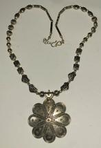 Collier met bloem en bewerkte kralen ethnisch zilver India, Verzenden, Zo goed als nieuw, Zilver, Zilver