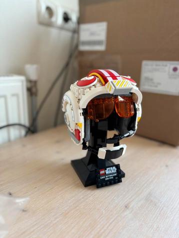 Lego 75327 Luke Skywalker red five helmet beschikbaar voor biedingen