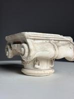 Carved kapiteeltje marmer, Huis en Inrichting, Woonaccessoires | Zuilen en Pilaren, Ophalen, Zo goed als nieuw