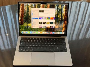 MacBook pro 14 inch 32GB RAM 1TB SSD beschikbaar voor biedingen