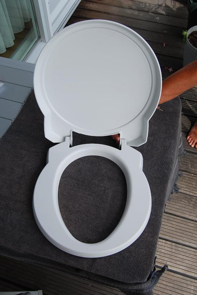 Nieuwe Thetford WCbril C250 – C26X., Caravans en Kamperen, Camper-accessoires, Nieuw, Ophalen of Verzenden