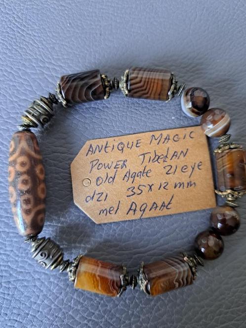329 Armband met Antique Magic Tibetan old Agate 21 eye, Antiek en Kunst, Kunst | Niet-Westerse kunst, Ophalen of Verzenden