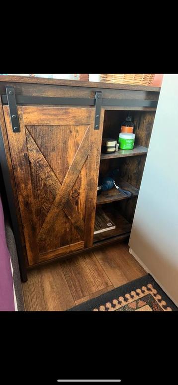 Kast meubel nog nieuw in doos exact zelfde nog over beschikbaar voor biedingen