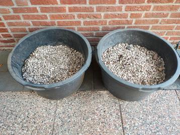 Speciekuip met grind beschikbaar voor biedingen