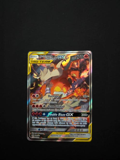 Charizard & Reshiram GX Tag Team Pokemon, Hobby en Vrije tijd, Verzamelkaartspellen | Pokémon, Zo goed als nieuw, Booster, Foil
