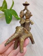 dhokra art olifant met 2  mannen, Antiek en Kunst, Antiek | Koper en Brons, Ophalen of Verzenden