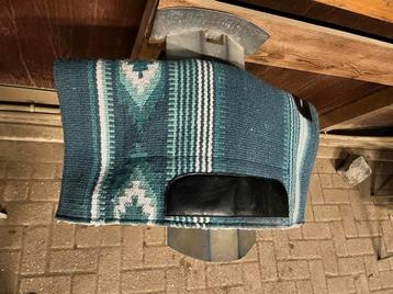 Blauwe westernpad Stonedeek beschikbaar voor biedingen
