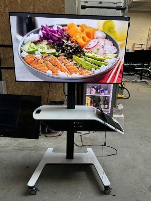 Samsung 55 en 65 inch display op verrijdbaar trolley, Audio, Tv en Foto, Professionele Audio-, Tv- en Video-apparatuur, Gebruikt