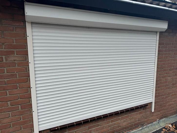 Elektrische Rolluik Wit - 220x155cm, Doe-het-zelf en Verbouw, Rolluiken, Gebruikt, 150 tot 200 cm, 200 cm of meer, Wit, Elektrische bediening