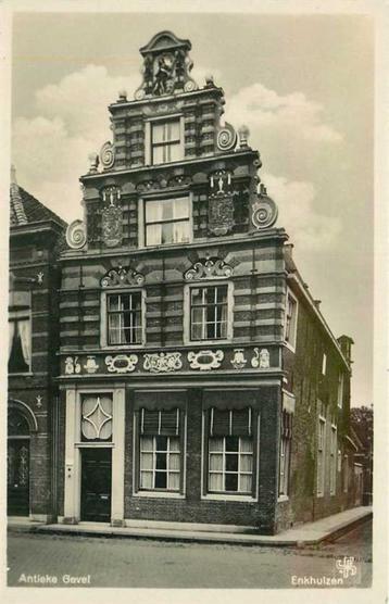(300-266-023) Enkhuizen Antieke Gevel beschikbaar voor biedingen