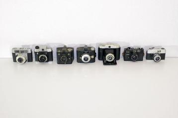 Partij van 7 vintage pre-1975 fotocamera's beschikbaar voor biedingen