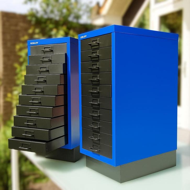 Twee stalen Bisley ladenkastjes, Huis en Inrichting, Kasten | Ladekasten, Zo goed als nieuw, Minder dan 100 cm, Minder dan 50 cm