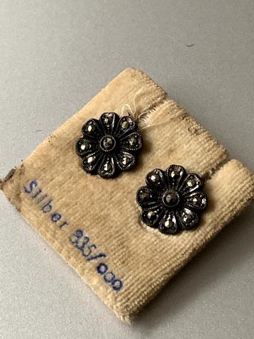 Antieke zilveren oorclips, jaren '30, bloem met markesietjes beschikbaar voor biedingen