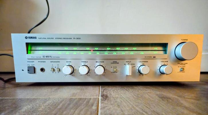 Yamaha R-300 Stereo Receiver - Vintage, Audio, Tv en Foto, Versterkers en Receivers, Gebruikt, Stereo, Yamaha, Ophalen of Verzenden
