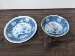 Twee schaaltjes Japans Delft Blue, Antiek en Kunst, Ophalen of Verzenden