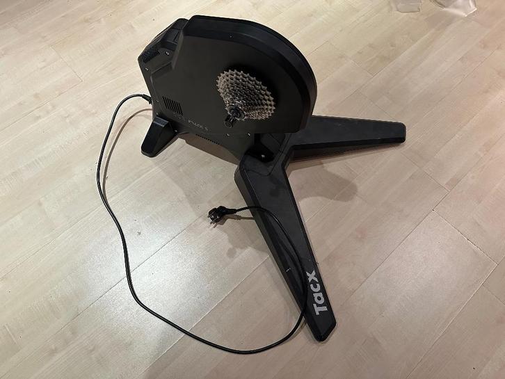 Tacx Flux 2 (Inclusief: Kabel en Cassette), Sport en Fitness, Fitnessmaterialen, Zo goed als nieuw, Overige typen, Benen, Ophalen
