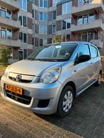 Daihatsu Cuore 1.0 5D 2009 Grijs, Auto's, Daihatsu, Voorwielaandrijving, 600 kg, 18 €/maand, 4 stoelen