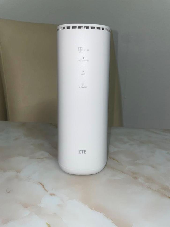 ZTE MF289D 4G/5G Router + originele kabel – Simlockvrij, Computers en Software, Routers en Modems, Refurbished, Router met modem
