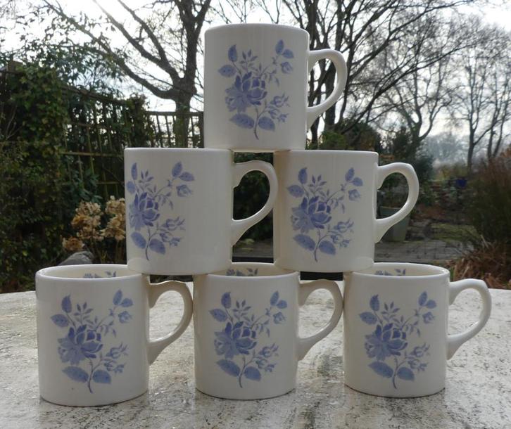 Royal Boch Fleurs Bleu Kommen + Jumbo - en Senseo mokken, Huis en Inrichting, Keuken | Servies, Nieuw, Kom(men), Overige stijlen