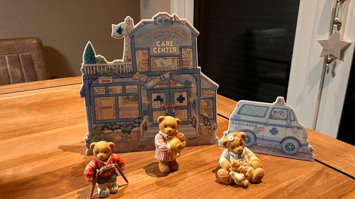 Cherised Teddies Care center, Verzamelen, Beren en Cherished Teddies, Zo goed als nieuw, Beeldje, Cherished Teddies, Ophalen of Verzenden