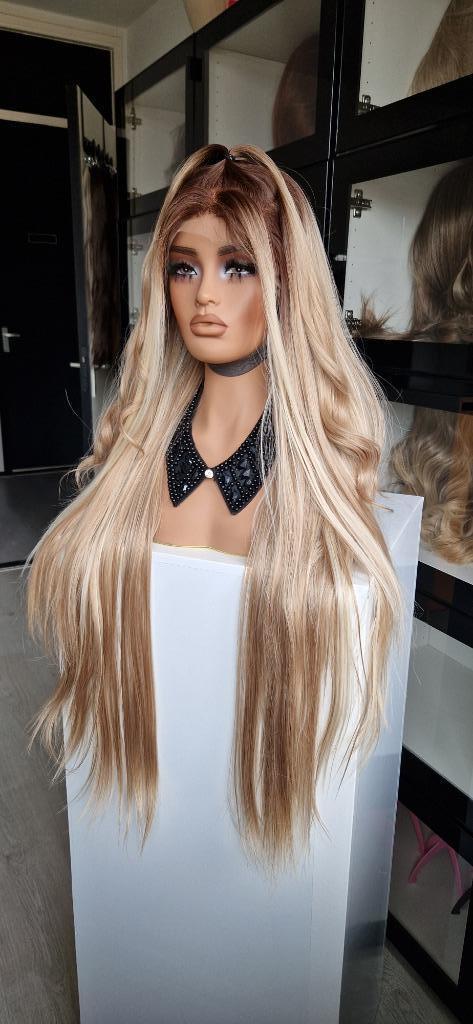 Luxe Lace Pruik: Blond Gemixt - Extra Lang&Vol 85cm lang, Sieraden, Tassen en Uiterlijk, Uiterlijk | Haarverzorging, Nieuw, Pruik of Haarverlenging