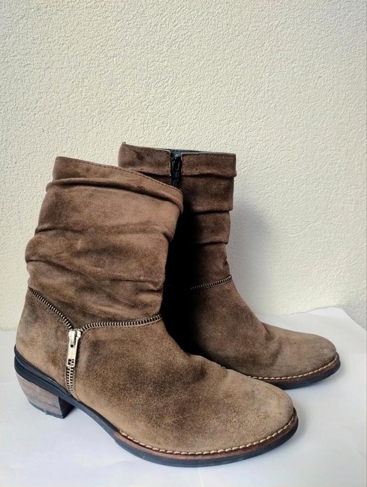 Wolky Bruine Suède Laarsjes - Maat 40 in uitstekende staat, Kleding | Dames, Schoenen, Zo goed als nieuw, Lage of Enkellaarzen