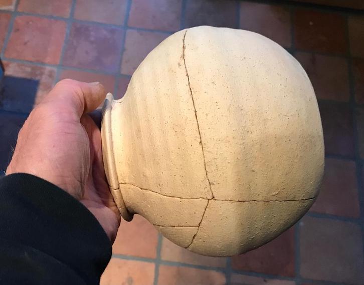 Kogelpot. Brunssum-schinveld.Bodemvondst.Rrrr., Antiek en Kunst, Antiek | Keramiek en Aardewerk, Ophalen of Verzenden