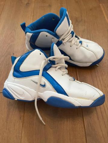 Zeldzame vintage nike sneakers beschikbaar voor biedingen