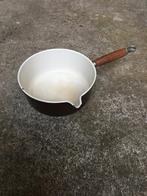 Le Creuset gietijzeren sauspan met steel, Koekenpan of Braadpan, Gebruikt, Ophalen of Verzenden, Gietijzer