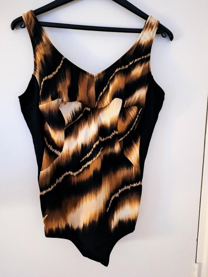 Super mooie corrigerende badpak CHARMLINE mt 46/48 Cup E, Kleding | Dames, Grote Maten, Lingerie of Zwemkleding, Ophalen