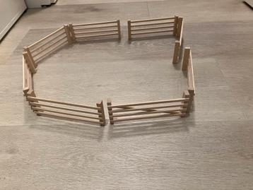 Houten paardenbak hekjes beschikbaar voor biedingen
